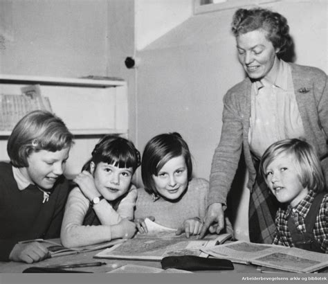 Lærerstreiken 1954 Undervisning På En Improvisert Hjemmeskole I