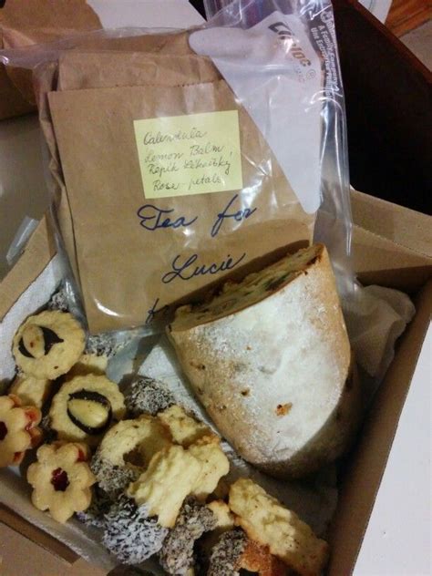 The huge group of traditional czech christmas cookies are united under the name vánoční cukroví. Mail from Momma... Tea and traditional Czech Christmas ...