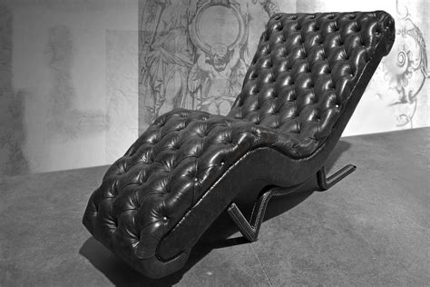 Chaise Longue Chesterfield Harleq In Pelle Contract Nera