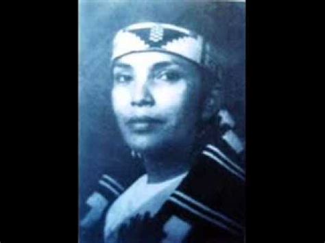 My favorite is the venencia, yes it's spelled that way. Aimé Painé - Llanka tayül (Cancion de la piedra preciosa ...