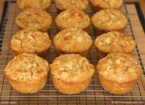 Naturally low in calories chia seeds are also high in fibre. Apple Oat Moist Muffins-Low fat, Low calorie Recipe