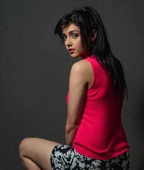 Pin By Zian On Mallika Singh Bollywood Girls Stylish Girl Images Beauty Full Girl