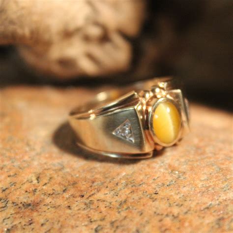 1960s Vintage Mens Tigers Eye And Diamond Ring 54 Grams Size 95 10k