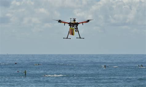 Première En Australie Des Nageurs Secourus En Mer Par Un Drone