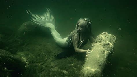 Mullett Lake Mermaid Michigan Mermaid Swims Underwater In Mullett
