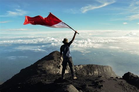 Lima Gunung Indah Untuk Rayakan Momen Kemerdekaan Indonesia ANTARA Sumbar