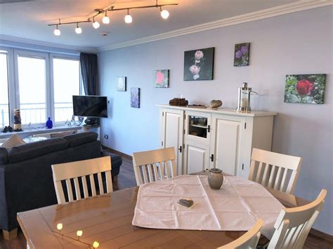 Das haus überragt den deich, sodass der blick auf das meer freigegeben ist. Se 25 Haus Seeterrassen in Cuxhaven - Cux-Ferien
