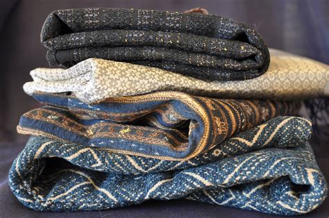 Romanian, Cambodian, Miao and Lao textiles www.handeyemagazine.com ...