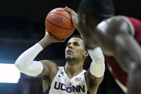 Uconnreport Freshman Vance Jackson Coming Into His Own