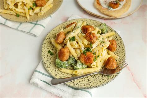 Pasta met kipgehaktballetjes in roomsaus
