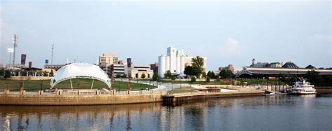 Montgomerys Riverfront Amphitheatre And Riverwalk Funontheriver