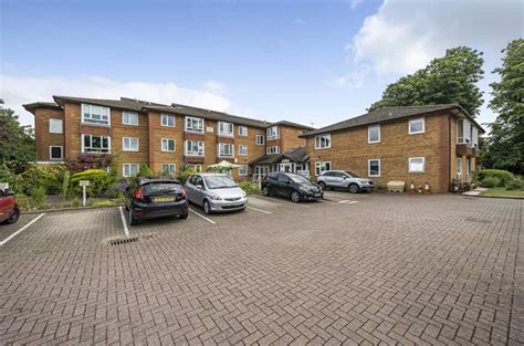 Maple Court 9 Pinner Hill Road Pinner 1 Bed Apartment For Sale £175000