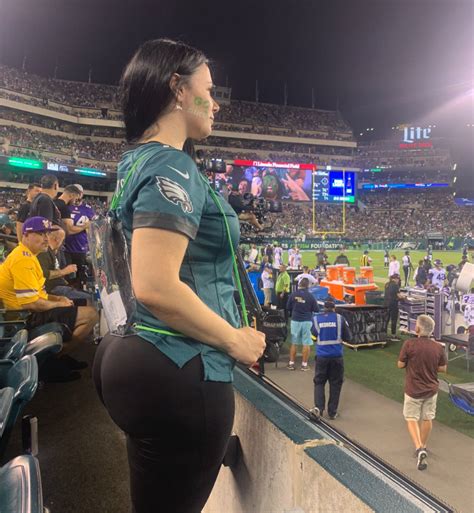 Fans All Noticed This Minnesota Vikings Supporter Staring At A Philadelphia Eagles Spectator In