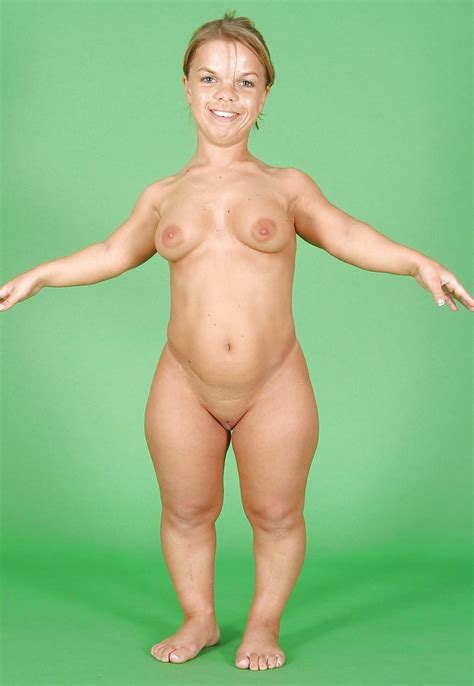 Nude Midget Women Palmes Est