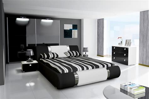Ein doppelbett, zwei nachttische sowie ein kleiderschrank gehören zum typischen lieferumfang. Komplett Schlafzimmer NOVALIS II Hochglanz schwarz / weiß