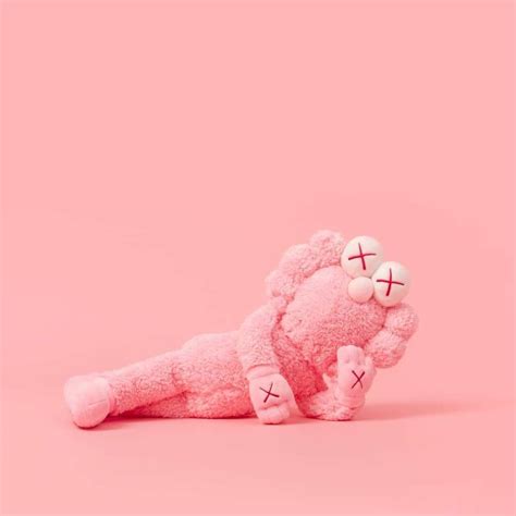 See more ideas about best friend wallpaper, friends wallpaper, couple wallpaper. KAWS announced the launch of the red version BFF pink plush dolls | HYPEBEAST | Kaws wallpaper ...