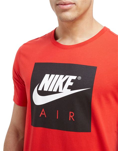 Non Autorisé Remise Anniversaire Nike Air Red And Black Shirt Surface