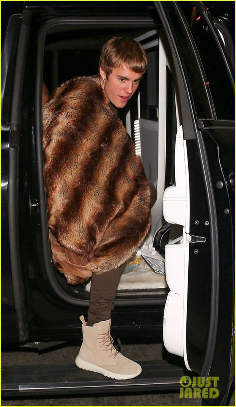 Justin Bieber Asks Paparazzi Why You Got To Yell At Me Photo Justin Bieber Photos