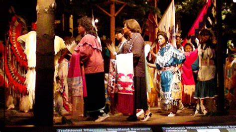 milwaukee public museum native american powwow display youtube