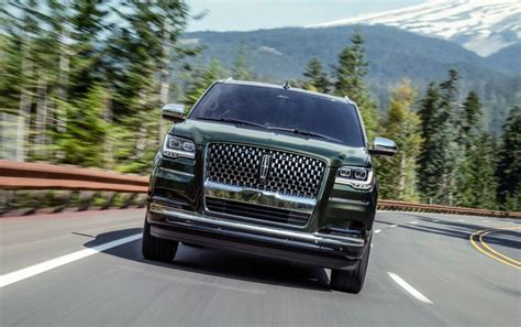 Lincoln Navigator The Original Full Size Luxury SUV Gets An Extensive Makeover The