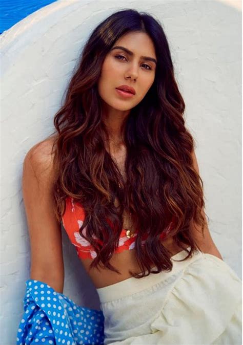 5 Sizzling Shots Of Newbie Sonam Bajwa That Are Red Hot