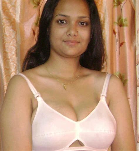 Nice Aunty Cleavage Show Latest Tamil Actress Telugu Actress Movies