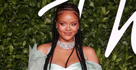 Rihanna S Lingerie Line Savage X Fenty Is Opening Up Five Stores