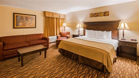 Best western jamaica inn's 59 rooms are individually decorated and provide microwaves, refrigerators, and coffee makers. Branson MO Hotel - Best Western Center Pointe Inn | Myer ...