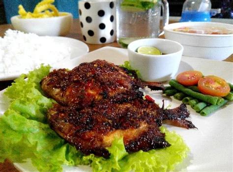 Bawang putih ketumbar jahe garam bahan olesan untuk bakaran. Ikan Bawal Bakar Nyaman (pakai teflon) by : Blue Kitchen ...