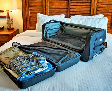 Incredible Oregami Folding Luggage Makes Packingunpacking A Breeze