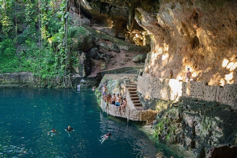 Ir A Los Cenotes Cercanos Es Una Atraccion Famosa En Mérida Turismo