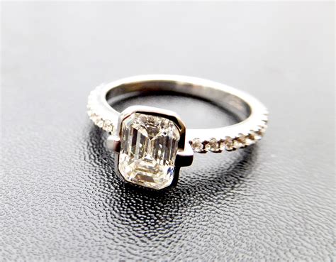 Emerald Cut Diamond Engagement Ring 1ct Emerald Cut Diamond 18ct