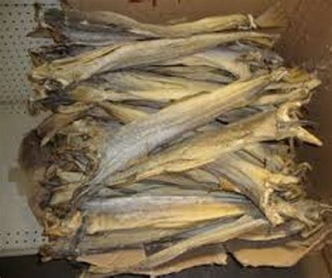 Top Quality Dry Stock Fish Dry Stock Fish Head Dried Salted Cod For