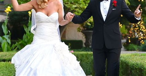 Inside Jenny Mccarthy And Donnie Wahlbergs Wedding Album Jenny Mccarthy Donnie Wahlberg And