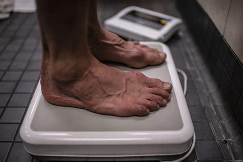 I recommend you a safe drug that helps you lose weight without exercise but safe TJ Dillashaw makes biggest weight cut of career