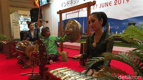 Asal alat musik tradisional dari yogyakarta. 9 Alat Musik Jawa Tengah dan Cara Memainkannya