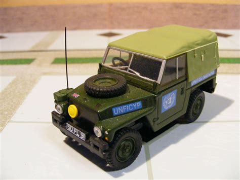 43lrl001 Oxford Diecast Land Rover 12 Ton Lightweight United Nations