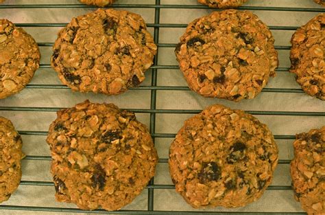 Add mix ins (if desired) and stir until evenly distributed in the dough. Low-fat oatmeal raisin cookies