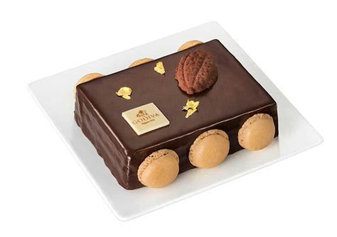 Sakizo chocolate au gateau art. 2015 Godiva Christmas Chocolate Cake | Gateau noel, Noel et Biscuits