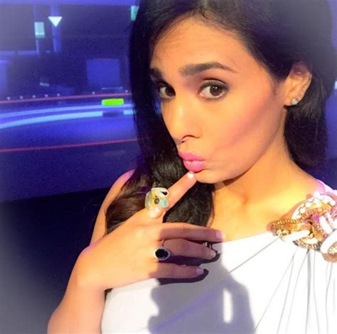 5 hottest female anchors in cricket from around the world
