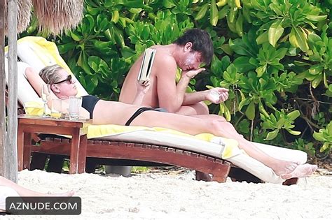 Rebecca Romijn And Jerry Oconnell Enjoying New Years Day On The Beach