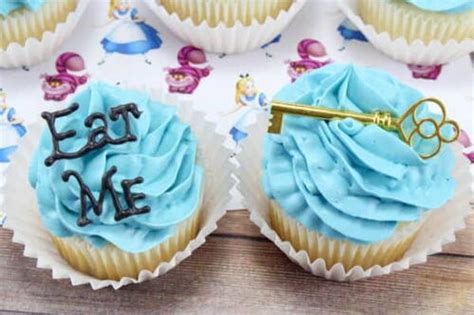 I forgot how entertaining alice in wonderland is too. Alice In Wonderland Cupcakes Recipe | TheBestDessertRecipes.com