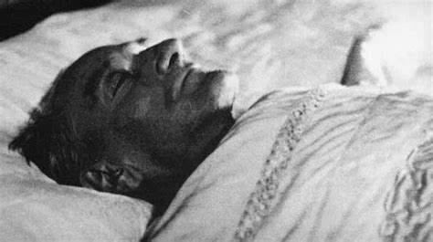 Annesi zübeyde hanım ise selânik yakınlarındaki langaza. 10 Kasım 1938 Mustafa Kemal Atatürk'ün ölümü