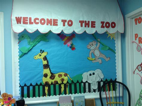 Pin By Sarah Copeland On Arts And Crafts Zoo Bulletin Board