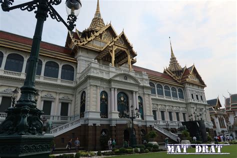 Tempat wisata di bangkok yang satu ini merupakan lokasi wisata religi dan budaya yang terkenal. MAT DRAT: Tempat Menarik di Bangkok Thailand - 10 Pilihan ...