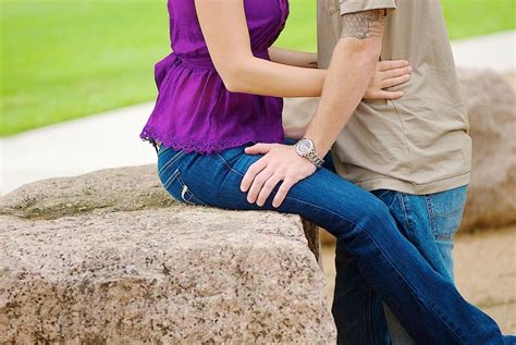 Pin By Lori Sass On Shutterbug Lesbian Engagement Photos Unique Engagement Photo Poses