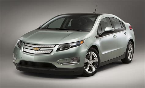 General Motors Unplugs The Chevy Volt | Here & Now