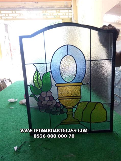 Karena kaca dapat digunakan untuk memperindah dan mempercantik ruangan. KACA PATRI (STAINED GLASS) | Kaca patri, Cermin, Aksesoris