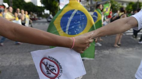 24 heures après l intervention de Dilma Roussef les manifestations