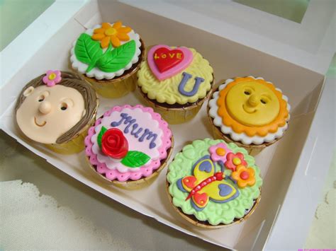 It's guaranteed to be a new family. Mother's Day Cake Decoration Ideas by culinary.traveller ...